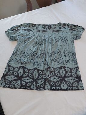 Jessica Max  Seafoam and Black Short-Sleeve Tie-Dye Tunic.Size S